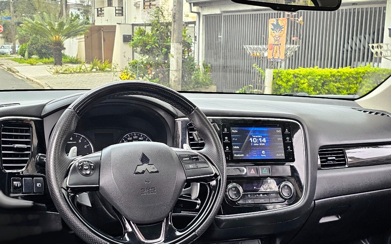 imagem-https://www.socarrao.com.br/sc-vehicle-images-prod/2746327/1784461738834-MjAyNjA3MDdfMTAxNDA0LmpwZWc.jpeg