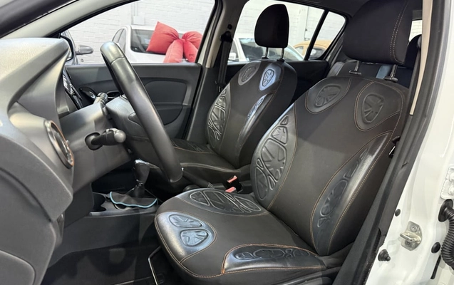 imagem-https://www.socarrao.com.br/sc-vehicle-images-prod/2753778/1784548733039-vehicle_image_1784548444_2d89cf61ebcc6524dc341f9e934f6378.jpeg