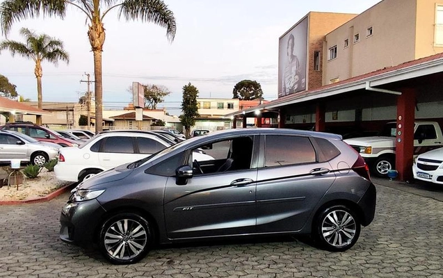 imagem-https://www.socarrao.com.br/sc-vehicle-images-prod/2754057/1784669266597-8272998_13_B_d36cf924f7.jpeg