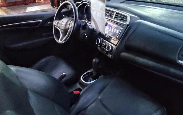 imagem-https://www.socarrao.com.br/sc-vehicle-images-prod/2754057/1784669266602-8272998_21_B_4c18a52da5.jpeg