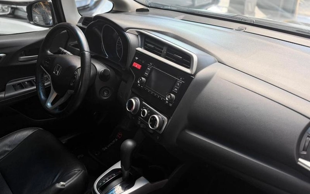 imagem-https://www.socarrao.com.br/sc-vehicle-images-prod/2754955/1784552739071-8294167_6_B_c7ffd0f21d.jpeg