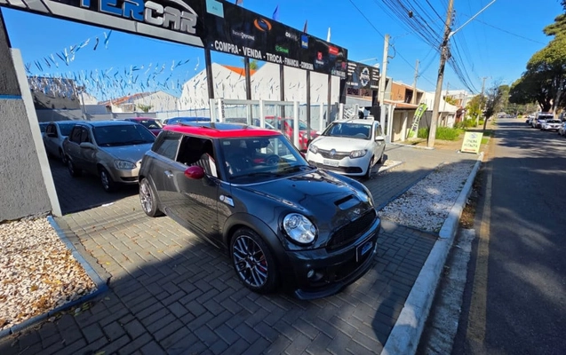 imagem-https://www.socarrao.com.br/sc-vehicle-images-prod/2756271/1784556532695-vehicle_image_1784556299_98b67bbbefea12719a79f0cfc5063773.jpeg