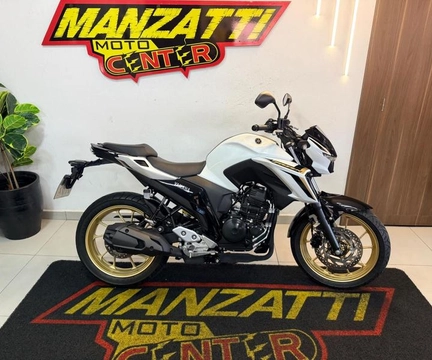 YAMAHA FZ25 250 FAZER CONNECTED 2025 Branco — foto 1 de 3