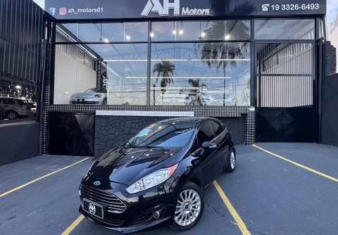 Ford Fiesta 2015 Preto — foto 1 de 3