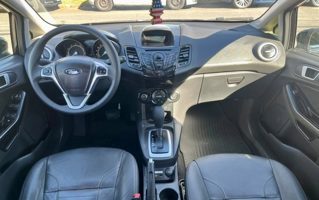 imagem-https://www.socarrao.com.br/sc-vehicle-images-prod/2756603/1788386439257-vehicle_image_1784557273_458cea4326f09c480bfc33d49022973c.jpeg