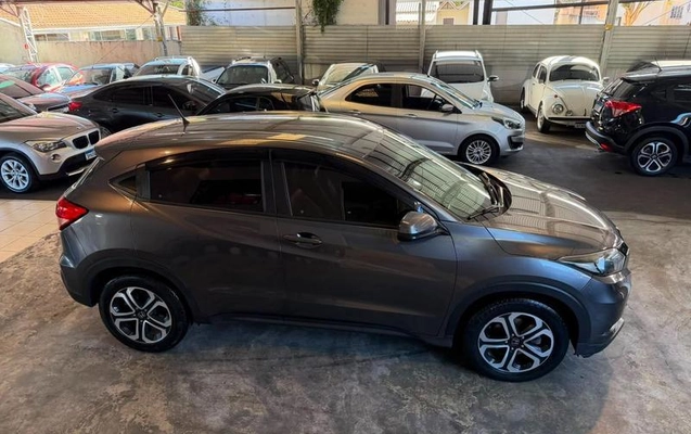 imagem-https://www.socarrao.com.br/sc-vehicle-images-prod/2756806/1784561015817-8295537_13_B_7ca7419ce8.jpeg