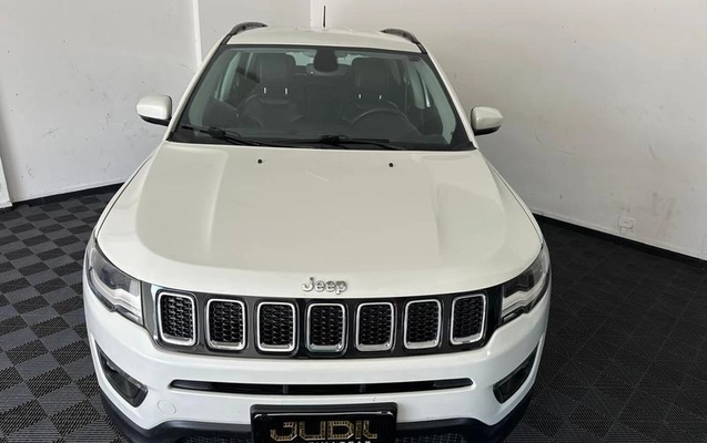 imagem-https://www.socarrao.com.br/sc-vehicle-images-prod/2756842/1788284731863-8295520_13_B_74fca65859.jpeg