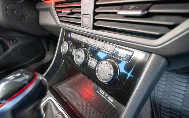 imagem-https://www.socarrao.com.br/sc-vehicle-images-prod/2759884/1789650110990-8296360_9_B_fb042593a6.jpeg