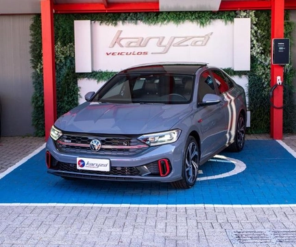 Volkswagen Jetta 2023 Cinza — foto 1 de 3