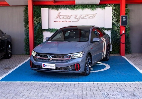 Volkswagen Jetta 2023 Cinza — foto 1 de 3