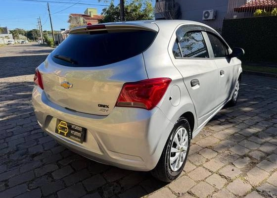 imagem-https://www.socarrao.com.br/sc-vehicle-images-prod/2760298/1784568354078-chevrolet-onix-1.0-flex-lt-manual-wmimagem13431561724.jpg