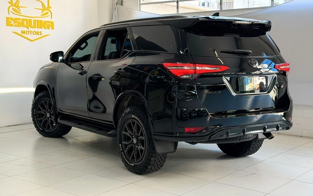 imagem-https://www.socarrao.com.br/sc-vehicle-images-prod/2760574/1784569209801-e6b6d3663cb5446aad9a7de2b63f5656_1784569164532.jpg