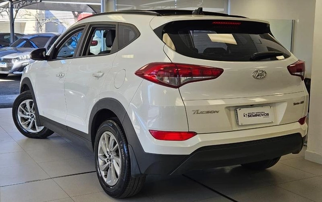 imagem-https://www.socarrao.com.br/sc-vehicle-images-prod/2760727/1788544568792-8296730_7_B_dc64a53c73.jpeg