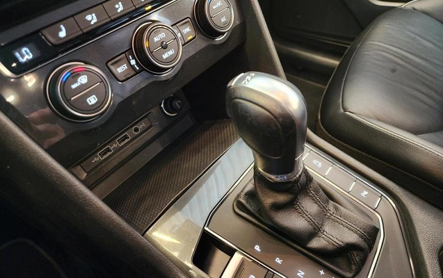 imagem-https://www.socarrao.com.br/sc-vehicle-images-prod/2761011/1789397209501-8295124_9_B_f43de9dc2f.jpeg