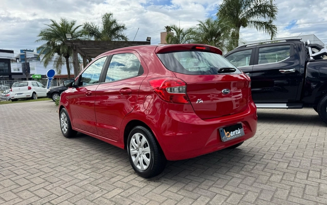 imagem-https://www.socarrao.com.br/sc-vehicle-images-prod/2761434/1784571915392-f2231a61-4ac9-47eb-aa39-4588045ae9a6.jpg