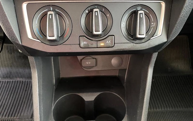 imagem-https://www.socarrao.com.br/sc-vehicle-images-prod/2761578/1786121922955-8296637_11_B_2215ad19b3.jpeg