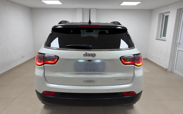 imagem-https://www.socarrao.com.br/sc-vehicle-images-prod/2762416/1789070972050-8297506_7_B_ba0c835b96.jpeg