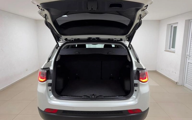 imagem-https://www.socarrao.com.br/sc-vehicle-images-prod/2762416/1789070972053-8297506_6_B_b05c942b82.jpeg