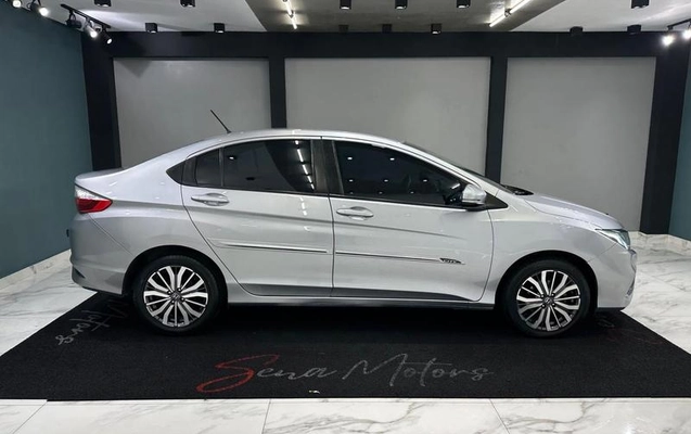 imagem-https://www.socarrao.com.br/sc-vehicle-images-prod/2762473/1789662636443-8291096_4_B_7ee782d137.jpeg