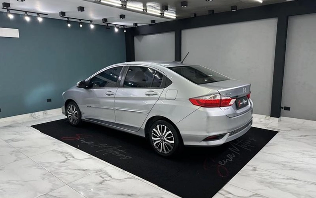 imagem-https://www.socarrao.com.br/sc-vehicle-images-prod/2762473/1789662636449-8291096_7_B_5d9d78f495.jpeg
