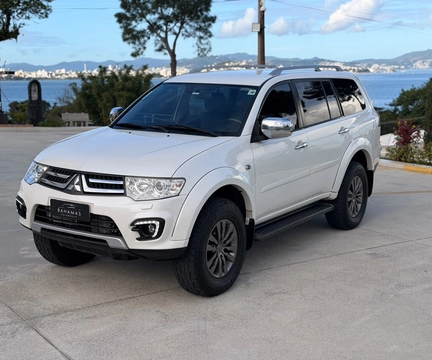 Mitsubishi Pajero 2017 Branco — foto 1 de 3
