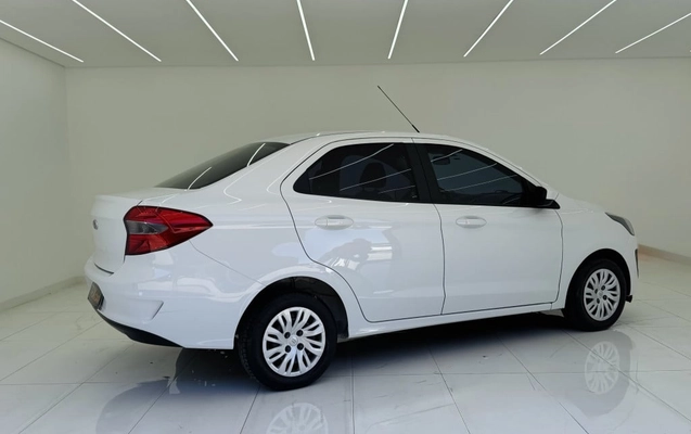 imagem-https://www.socarrao.com.br/sc-vehicle-images-prod/2763614/1784579312042-vehicle_image_1784578861_b53974eafb4f7ba8def9539babeacd7c.jpeg