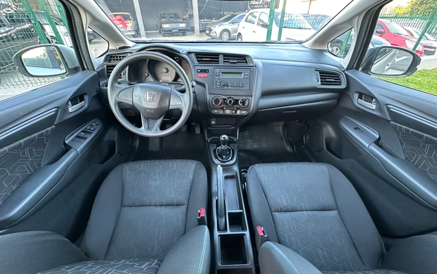 imagem-https://www.socarrao.com.br/sc-vehicle-images-prod/2767045/1788375098334-ee22829a-19ee-49e2-98b8-1a5dce280b99.jpeg