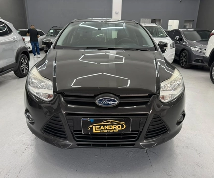 Ford Focus 2014 Cinza — foto 1 de 3