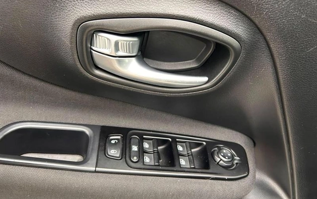 imagem-https://www.socarrao.com.br/sc-vehicle-images-prod/2776705/1789560297145-6921811_0_B_a2f628a989.jpeg