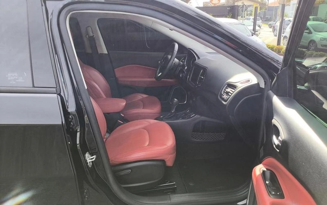 imagem-https://www.socarrao.com.br/sc-vehicle-images-prod/2776938/1788976514318-8299213_10_B_8b438a0a41.jpeg