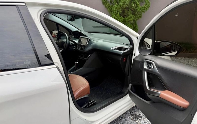 imagem-https://www.socarrao.com.br/sc-vehicle-images-prod/2777006/1787945608248-8299463_14_B_b55d25ba29.jpeg