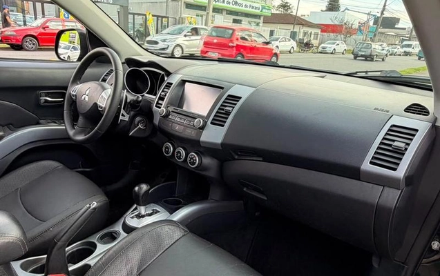 imagem-https://www.socarrao.com.br/sc-vehicle-images-prod/2777009/1791296121405-7987079_8_B_71bae4e9d0.jpeg