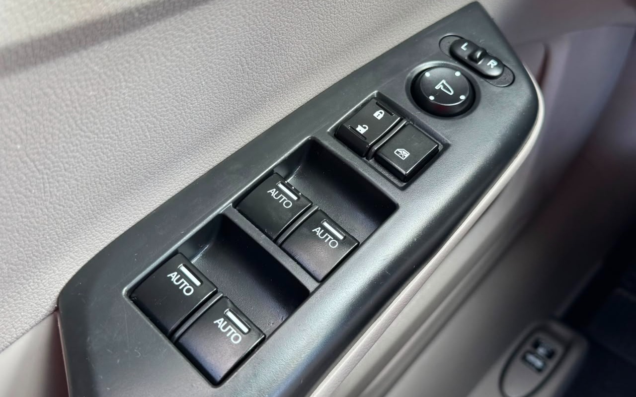 imagem-https://www.socarrao.com.br/sc-vehicle-images-prod/2777159/1784643795955-V2hhdHNBcHAgSW1hZ2UgMjAyNi0wNy0yMSBhdCAxMS4wMy4wNCAoMykuanBlZw.jpeg