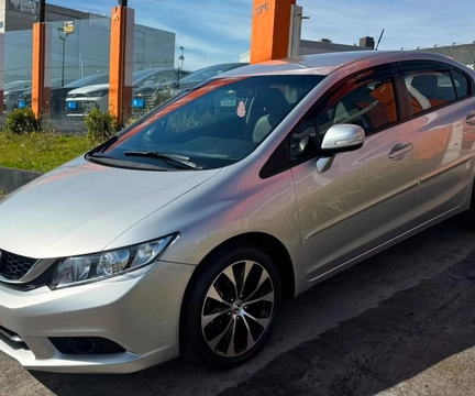 Honda Civic 2016 Prata — foto 1 de 3