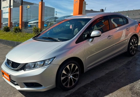Honda Civic 2016 Prata — foto 1 de 3