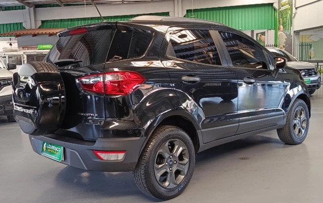 imagem-https://www.socarrao.com.br/sc-vehicle-images-prod/2777537/1788286005108-WQmYTd3EM65xJtx7i6CcrwcM6QdK5oaD.jpg