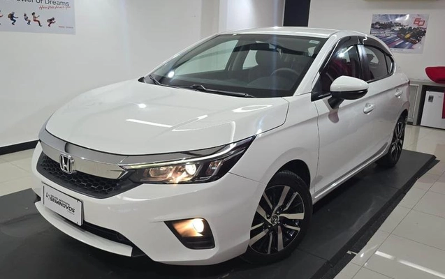 imagem-https://www.socarrao.com.br/sc-vehicle-images-prod/2777615/1788634744399-8300063_1_B_71ed1c9221.jpeg