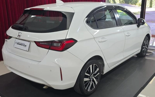 imagem-https://www.socarrao.com.br/sc-vehicle-images-prod/2777615/1788634744412-8300063_6_B_9a42026be4.jpeg