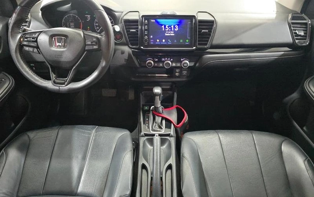 imagem-https://www.socarrao.com.br/sc-vehicle-images-prod/2777615/1788634744419-8300063_12_B_745d690e4f.jpeg