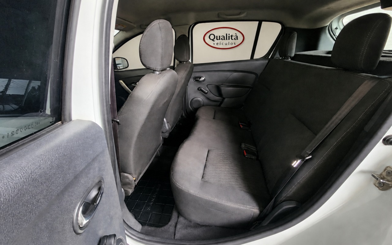 imagem-https://www.socarrao.com.br/sc-vehicle-images-prod/2778508/1788380317700-MTMucG5n.png