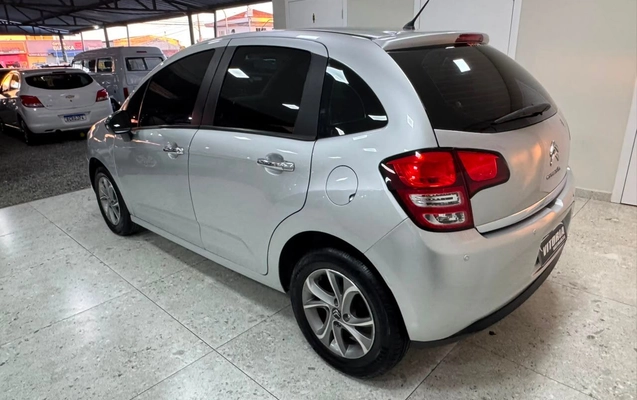 imagem-https://www.socarrao.com.br/sc-vehicle-images-prod/2778956/1785518017241-0eb726fd025445588f07203aafb0a0aa_1784298111858.jpg