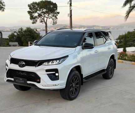 Toyota Hilux SW4 2024 Branco — foto 1 de 3