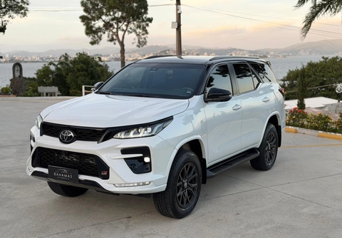 Toyota Hilux SW4 2024 Branco — foto 1 de 3
