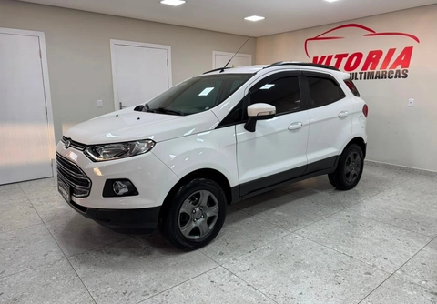 Ford EcoSport 2017 Branco — foto 1 de 3