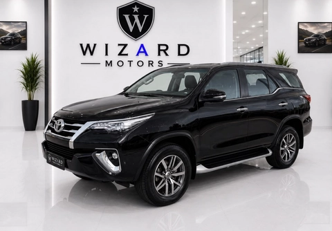 Toyota Hilux SW4 2020 Preto — foto 1 de 3