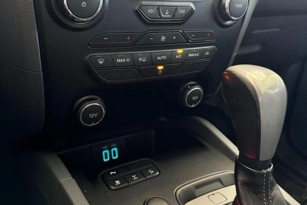 imagem-https://www.socarrao.com.br/sc-vehicle-images-prod/2779271/1786107278340-8300767_14_B_39538b3e10.jpeg