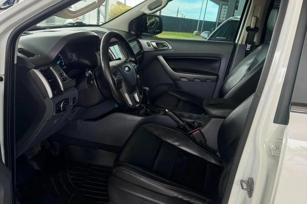 imagem-https://www.socarrao.com.br/sc-vehicle-images-prod/2779271/1786107278341-8300767_9_B_1ea68eb133.jpeg