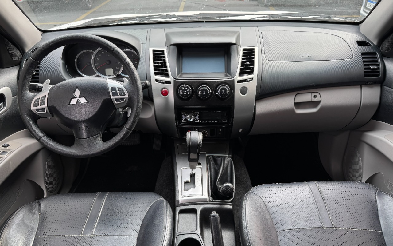 imagem-https://www.socarrao.com.br/sc-vehicle-images-prod/2779536/1784656906487-SU1HXzI3OTYuanBn.jpg