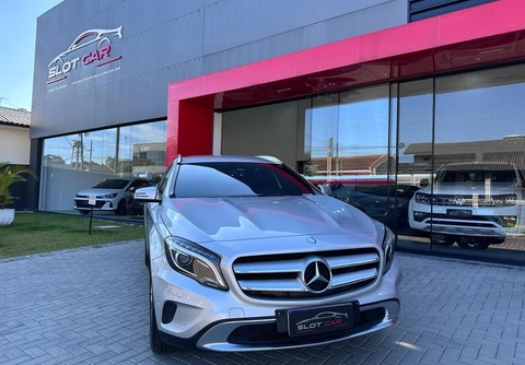 Mercedes-Benz GLA 200 2015 Prata — foto 1 de 3
