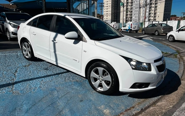 imagem-https://www.socarrao.com.br/sc-vehicle-images-prod/2780018/1789064232218-0500296b-7144-48bb-b17f-6959a06f4fc4.jpg